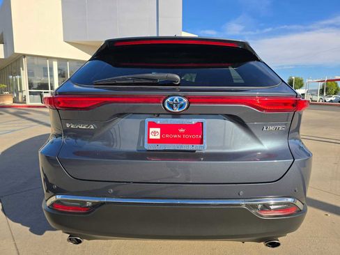 Certified 2023 Toyota Venza Limited image 15