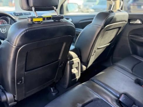 Used 2020 Dodge Journey Crossroad FWD image 13
