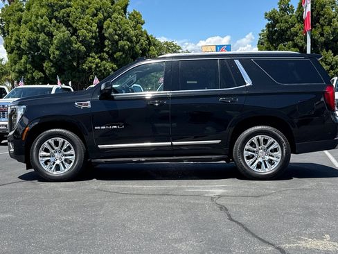 Used 2025 GMC Yukon Denali AWD/4WD image 8