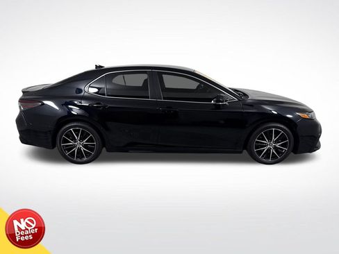 Used 2023 Toyota Camry SE FWD image 2
