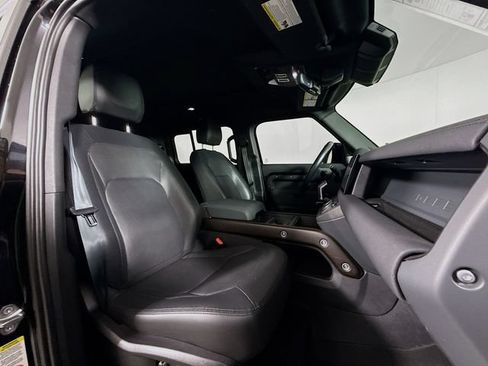 Certified 2023 Land Rover Defender 130 X-Dynamic SE AWD/4WD image 31
