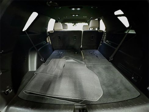 Used 2022 Chevrolet Traverse LS image 28