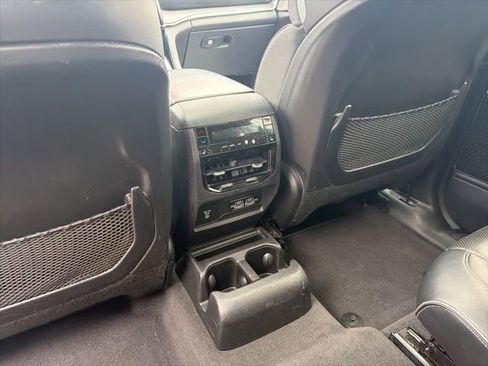 Used 2022 Jeep Grand Cherokee L Overland w/ Luxury Tech Group IV AWD/4WD image 13