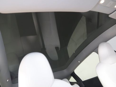 Used 2023 Tesla Model Y Performance image 12