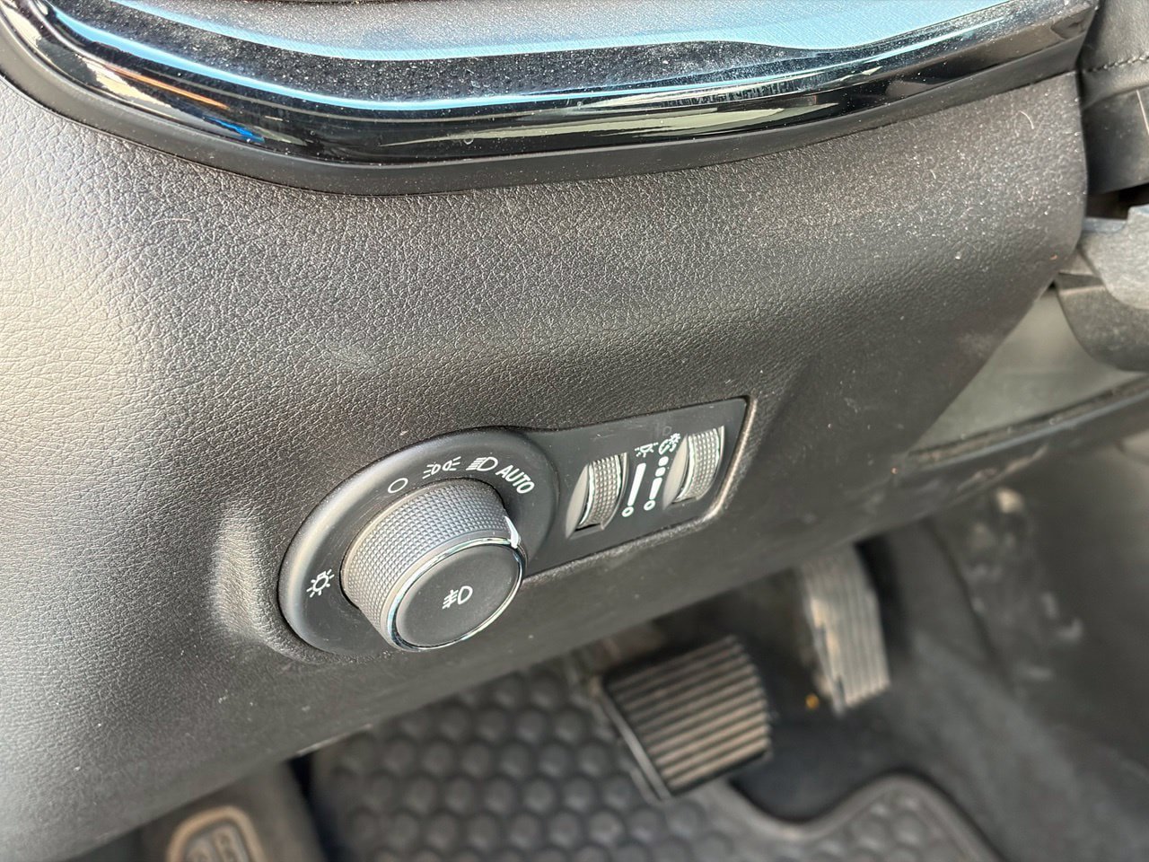 Used 2025 Jeep Compass Trailhawk AWD/4WD image 6