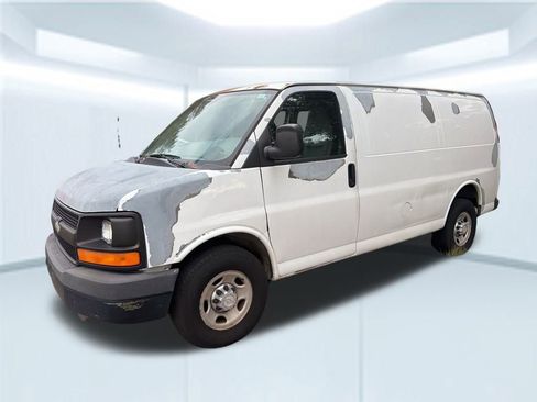 Used 2010 Chevrolet Express 2500 image 5