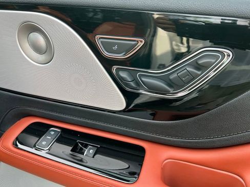 New 2026 Lincoln Aviator Reserve AWD/4WD image 17