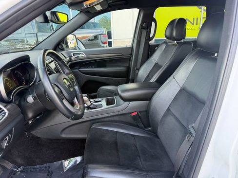 Used 2018 Jeep Grand Cherokee Altitude AWD/4WD image 12
