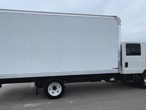 New 2024 Chevrolet Low Cab Forward image 41