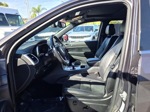 Used 2015 Jeep Grand Cherokee Altitude image 15