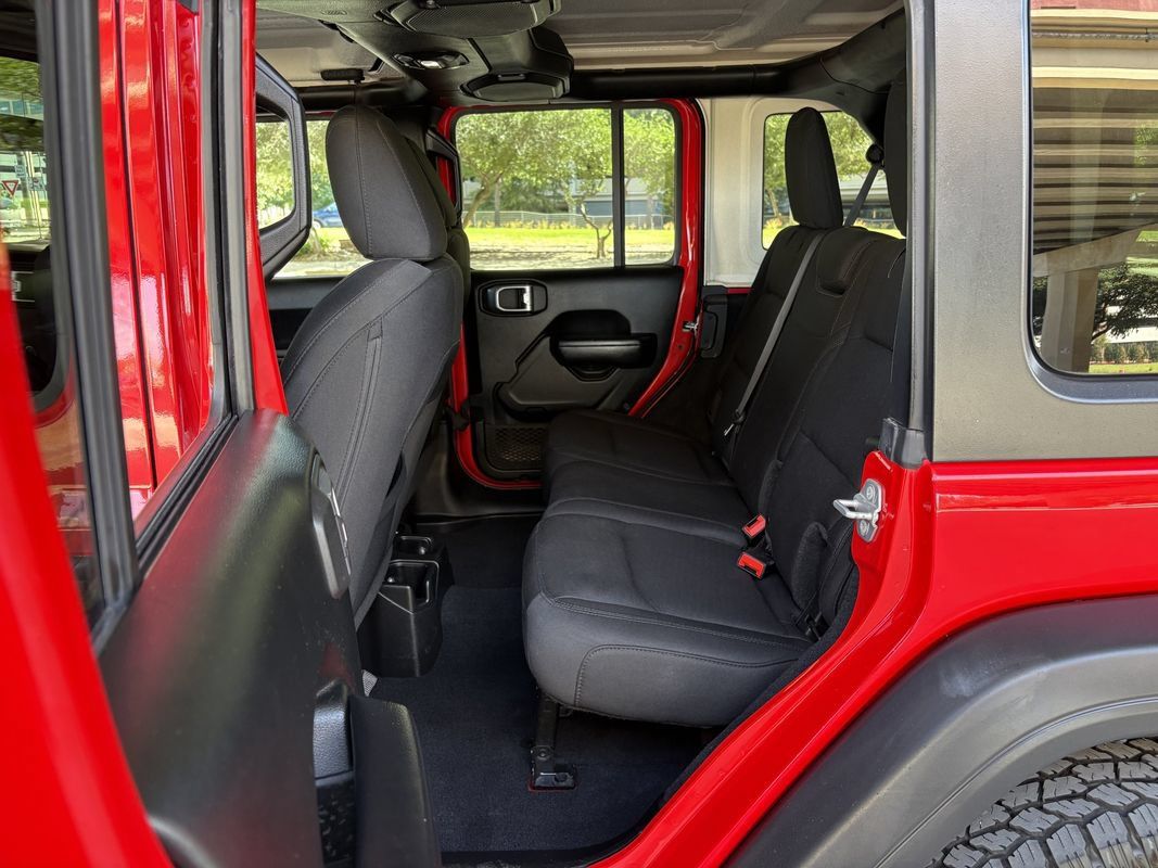 Used 2018 Jeep Wrangler Unlimited Sport S AWD/4WD image 22