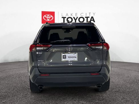 Used 2021 Toyota RAV4 XLE Premium image 6