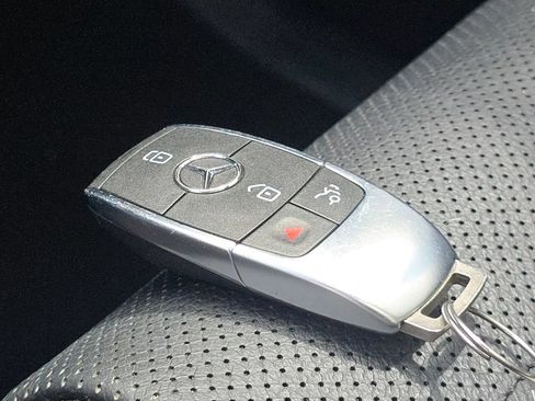Used 2024 Mercedes-Benz GLS 450 4MATIC image 37