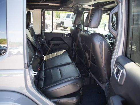 Used 2023 Jeep Wrangler Unlimited Sahara w/ Cold Weather Group AWD/4WD image 22