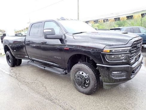 New 2026 RAM 3500 Laramie AWD/4WD image 9