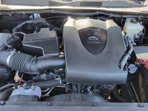 Used 2019 Toyota Tacoma TRD Off-Road w/ Technology Package image 33