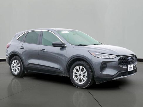 Certified 2023 Ford Escape Active w/ Cold Weather Package FWD image 4