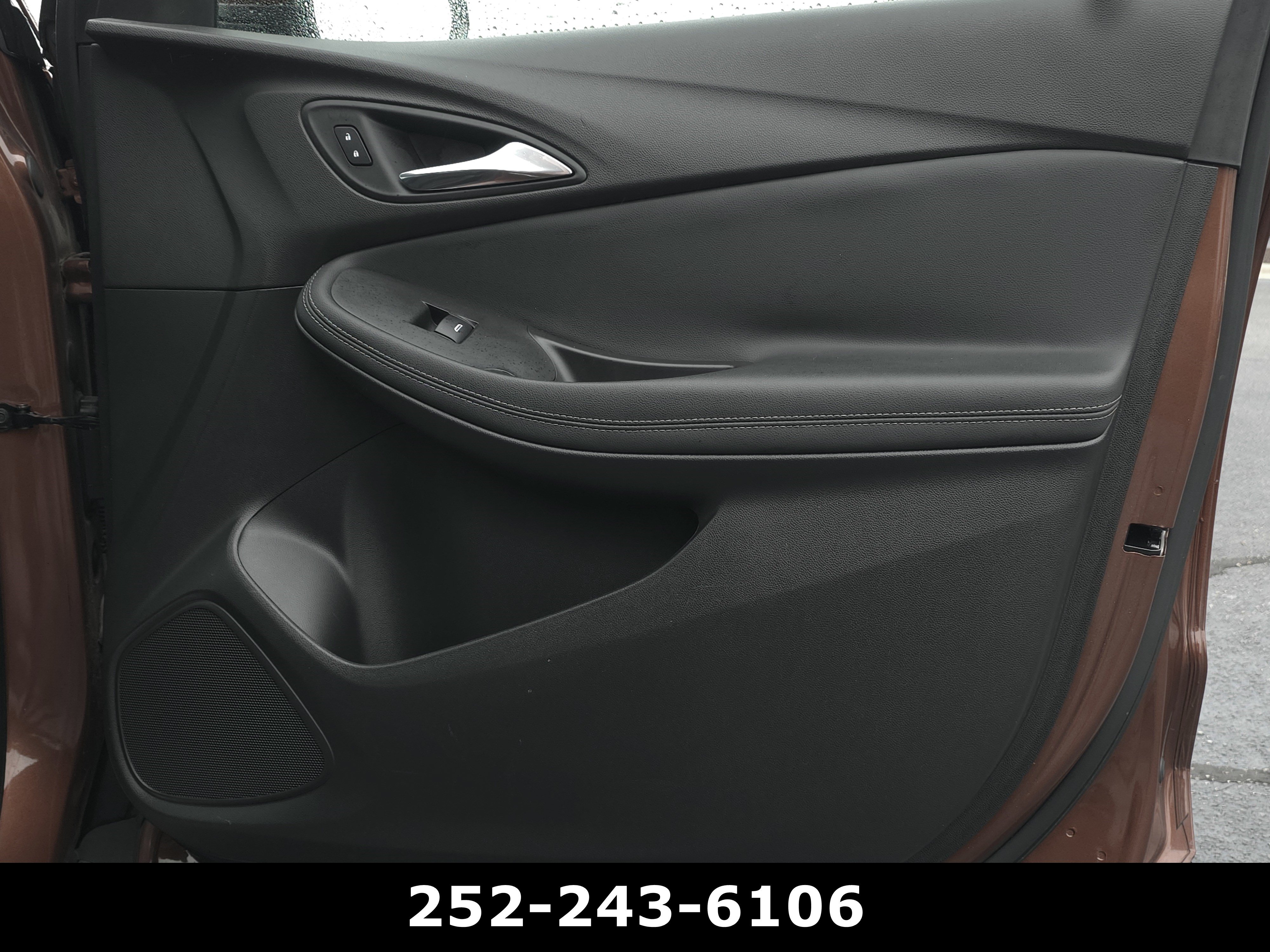 Used 2021 Buick Encore GX Select FWD image 37