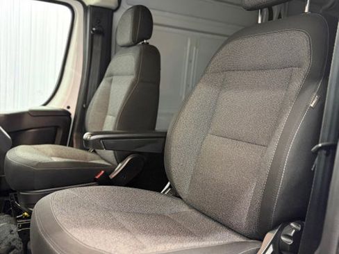 Used 2025 RAM ProMaster 2500 w/ Convenience Group FWD image 13