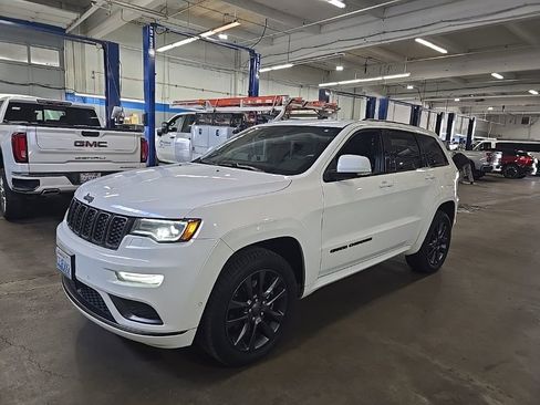 Used 2018 Jeep Grand Cherokee High Altitude AWD/4WD image 9