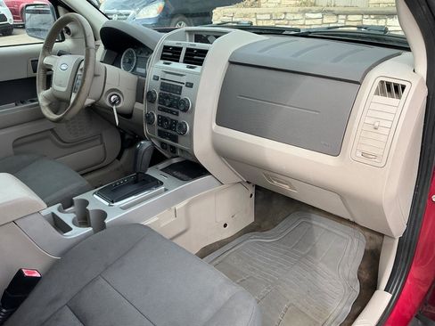 Used 2009 Ford Escape XLT image 8