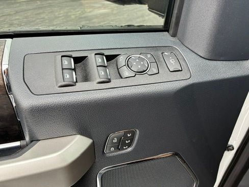 Used 2022 Ford F250 Lariat w/ Chrome Package AWD/4WD image 28