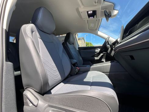 New 2026 Volkswagen Tiguan SE AWD/4WD image 12