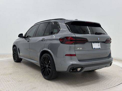 Used 2024 BMW X5 xDrive40i w/ M Sport Package AWD/4WD image 3
