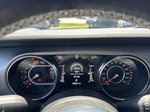 Used 2023 Jeep Wrangler Unlimited Sahara w/ Cold Weather Group AWD/4WD image 16