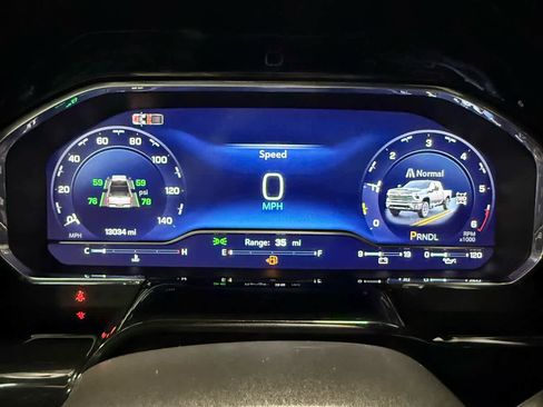 Used 2025 Chevrolet Silverado 2500 LT w/ Convenience Package image 27