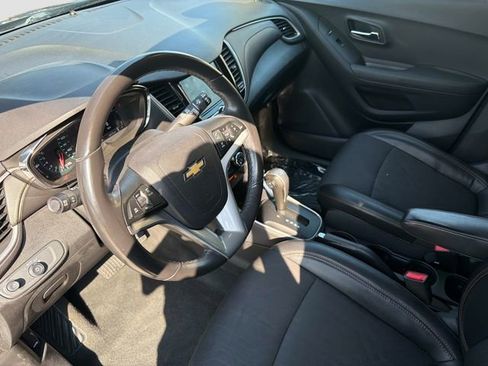 Used 2019 Chevrolet Trax LT w/ LT Convenience Package FWD image 22