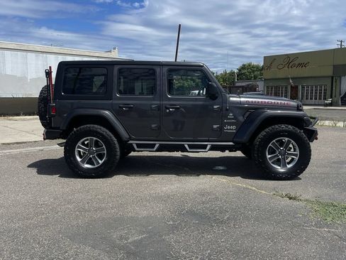 Used 2018 Jeep Wrangler Unlimited Sahara AWD/4WD image 35