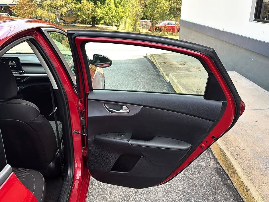 Used 2021 Kia Forte LXS FWD image 27