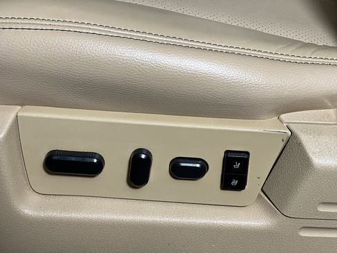 Used 2013 Ford F150 Lariat w/ Mid Equipment Group image 15