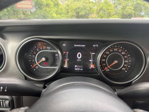 Used 2022 Jeep Wrangler Unlimited Sport AWD/4WD image 19