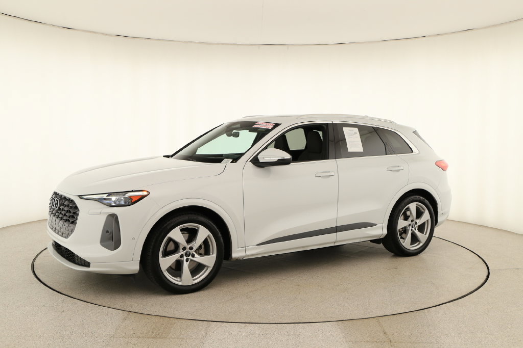 Certified 2025 Audi Q5 Prestige AWD/4WD image 13