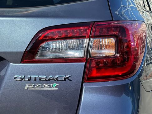 Used 2017 Subaru Outback 2.5i Limited image 7