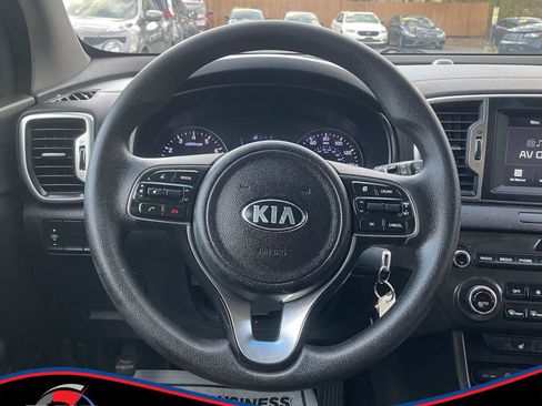 Used 2018 Kia Sportage LX w/ LX Popular Package image 16