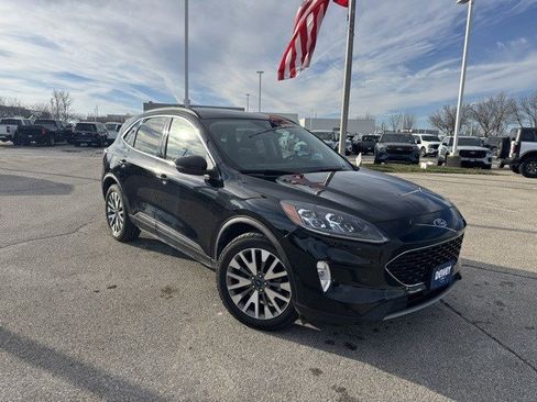 Used 2020 Ford Escape Titanium image 1