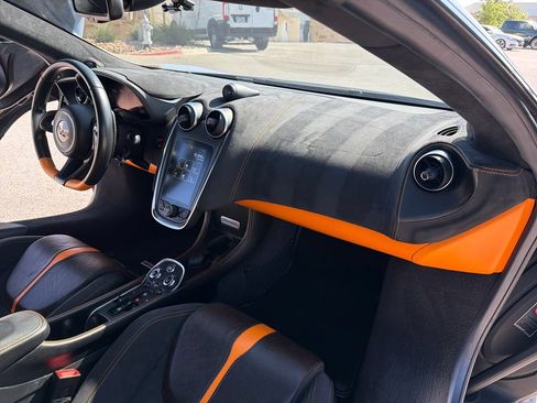 Used 2018 McLaren 570S Spider RWD image 33