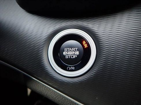 New 2025 Jeep Grand Cherokee Laredo w/ Luxury Tech Group I image 23