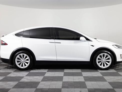 Used 2021 Tesla Model X Long Range AWD/4WD image 9