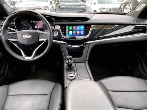 Used 2023 Cadillac XT6 Premium Luxury w/ Technology Package image 13
