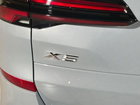 Used 2026 BMW X5 xDrive40i w/ M Sport Package AWD/4WD image 25