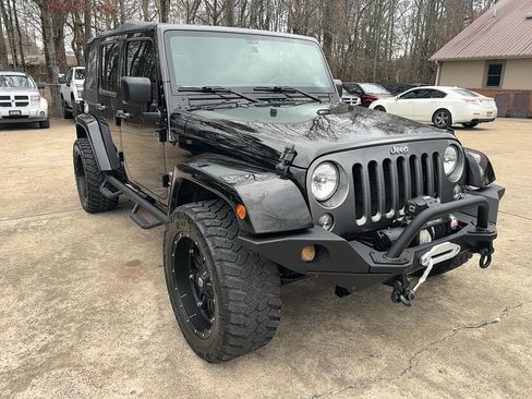 Used 2015 Jeep Wrangler Unlimited Sport image 3