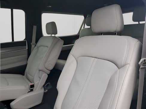 New 2026 Jeep Grand Wagoneer L 2WD image 19