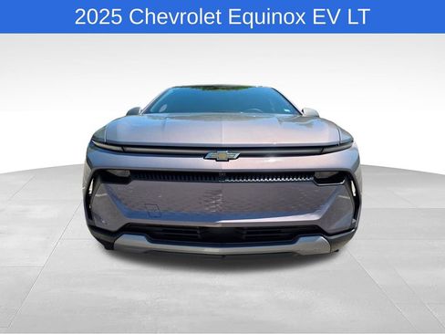 Used 2025 Chevrolet Equinox EV LT w/ Convenience Package FWD image 9