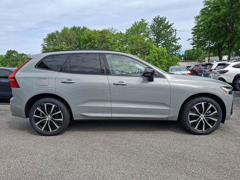 Certified 2024 Volvo XC60 B5 Plus w/ Climate Package AWD/4WD image 7