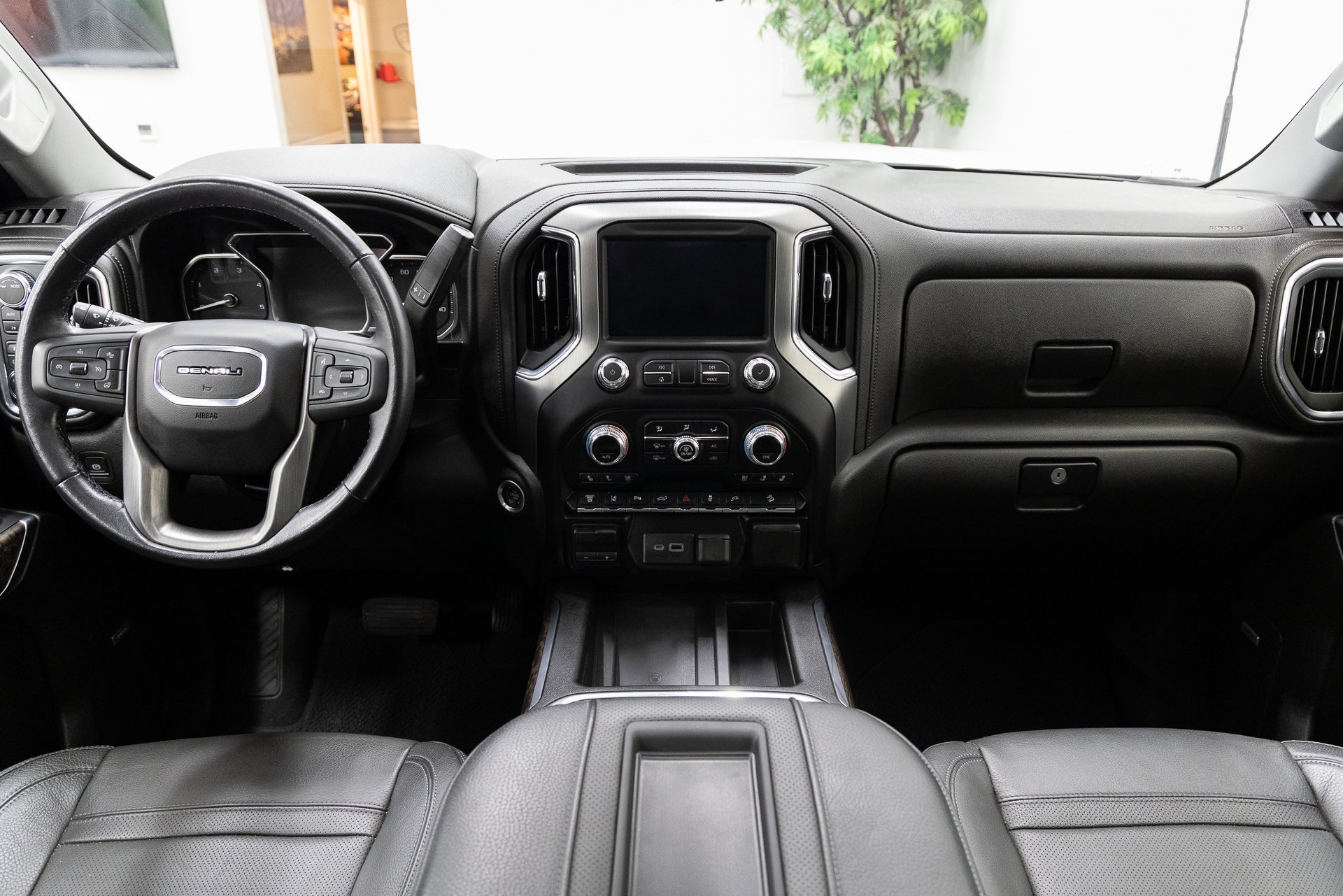Used 2021 GMC Sierra 2500 Denali w/ Denali Ultimate Package AWD/4WD image 5