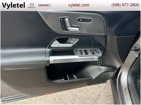 Used 2020 Mercedes-Benz GLB 250 4MATIC image 14